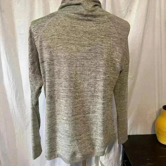 Gerry Women’s Pullover. Grey. Size Large. EUC - Picture 4 of 6
